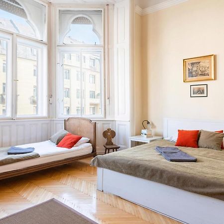 Stunning Spacious Art Nouveau Apart , Grand Piano Apartman Budapest Kültér fotó