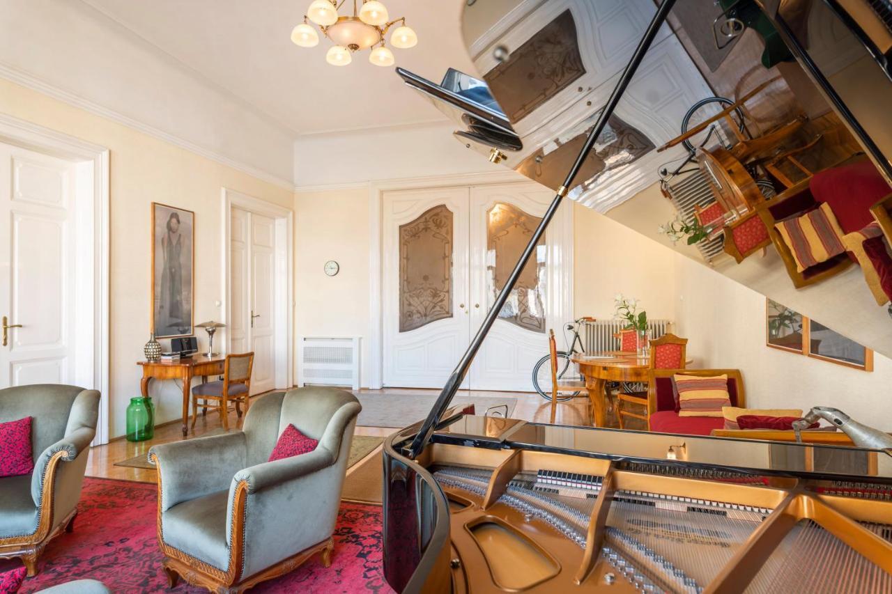 Stunning Spacious Art Nouveau Apart , Grand Piano Apartman Budapest Kültér fotó