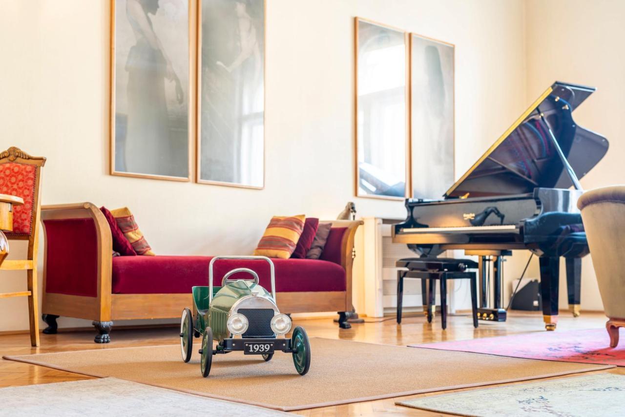 Stunning Spacious Art Nouveau Apart , Grand Piano Apartman Budapest Kültér fotó